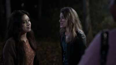 - Come on, Kate, peer pressure. - My Professor's Guide to Murder