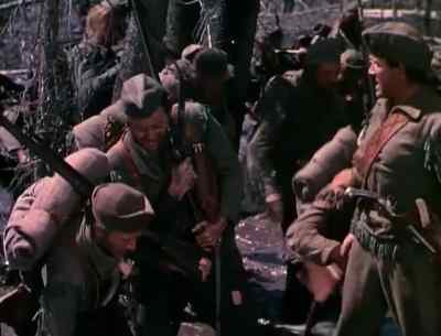 Come on.
Keep moving, men. - Northwest Passage