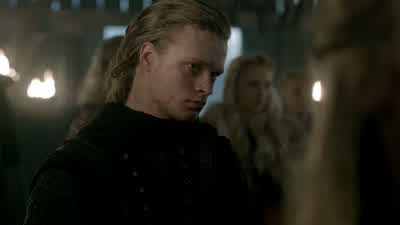 Come on, keep them moving. - Vikings