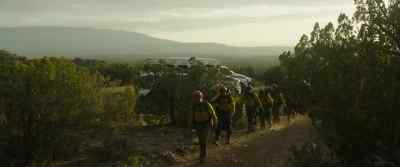 - Come on, keep it tight!
- Tight! - Only the Brave