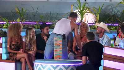>> COME ON, KELSEY. - Love Island