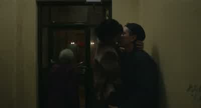 Come on, kids, get a room. - Caught Stealing