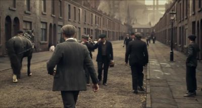 -Come on, lad.
-Good day, sir. - Peaky Blinders