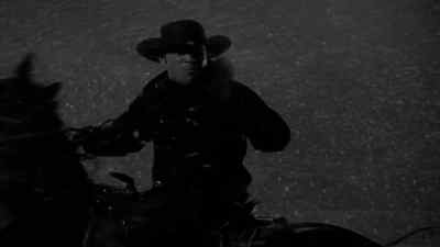 Come on, let's get him.
Kill that yellow belly. - The Sea of Grass