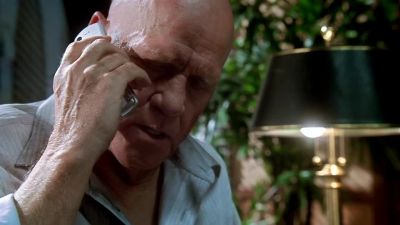 - Come on. Let's get out!
- Go! - Prison Break