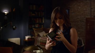 COME ON.
LET'S GO TO A PARTY. - Pretty Little Liars