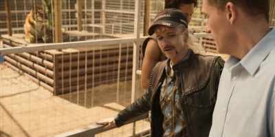 Come on, let's
show him the cages. - Joe vs Carole