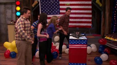 -Come on, light the candles. - iCarly