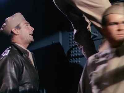 Come on, you men.
Lend a hand with the ammunition. - To the Shores of Tripoli