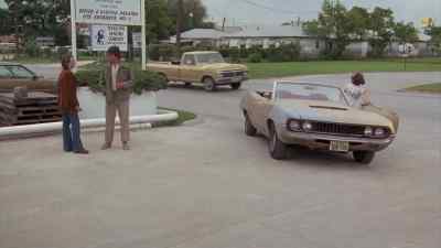 Come on, Mike. I'm late. - The Bad News Bears in Breaking Training