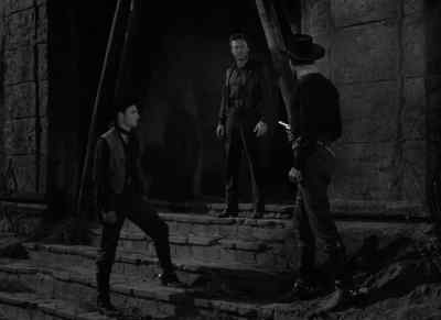 - Come on, move.
- Who do you think you're bulling around? - Colorado Territory