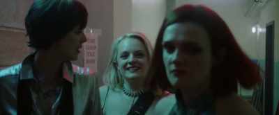 Come on out, ladies. - Her Smell