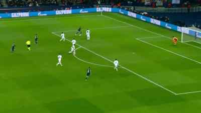 Come on, Paris! Mbappé goes for it. - Real Madrid: Until the End