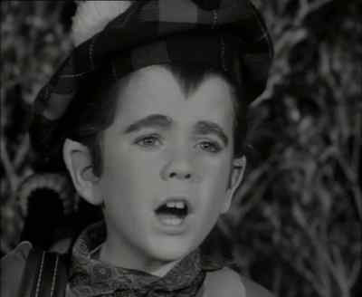 Come on, Pop.
I got your ball. - The Munsters