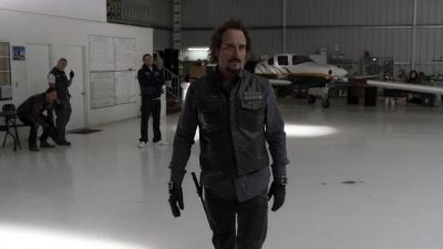 Come on. Pull it in here. - Sons of Anarchy