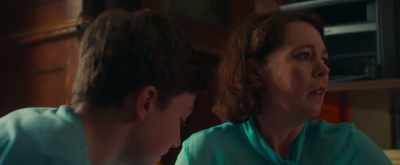 Come on, Robin, open your little beak.
Come on. - Joyride