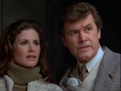 Come on, Russell.
We got a deadline. Let's move it. - Remington Steele