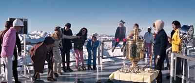 Come on, Sir Hilary. - On Her Majesty's Secret Service