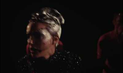 Come on! Take it higher
and higher and higher - Vox Lux
