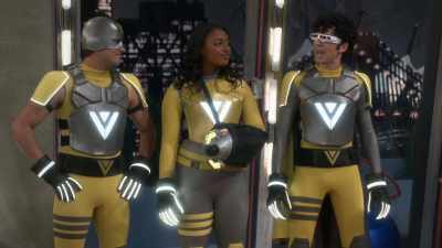 Come on, team.
Let's help them pack their junk. - The Thundermans Return