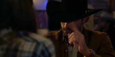 Come on. That's a great song.
Take a break. Let's have a dance. - Walker