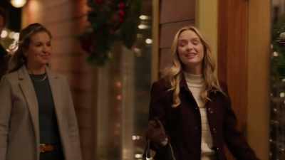 - Come on, there's no better
place to find inspiration - Creating Christmas