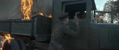 - Come on, Tkachenko!
- Go, go, I'll take it away! - The Last Frontier