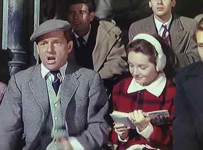 Come on, Tony.
Get your shoulders down! - Doctor in the House