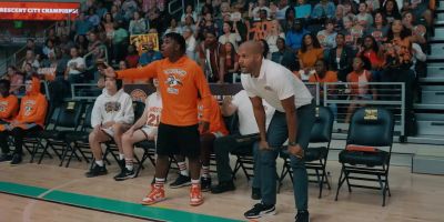 - Come on! Watch out! - Defend, defend. - The Crossover