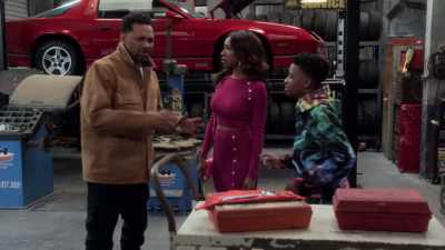 Come on. We gotta act
like we got robbed. Come on! - The Upshaws