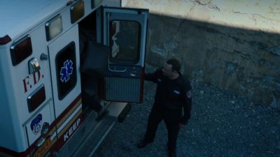 Come on. We gotta go now! - Law & Order: Organized Crime