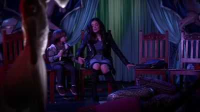 COME ON, WE SHOULD GO. - Pretty Little Liars