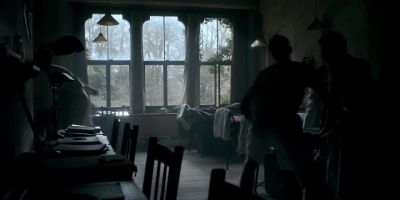 Come on, we're going to be late. - The Crown