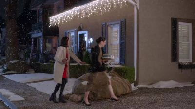 - Come on!
- What?! - Trading Up Christmas