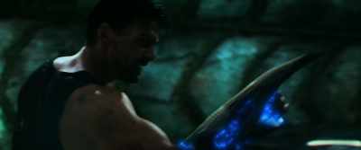 Come on. You fuckin' thing. - Beyond Skyline