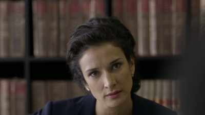 Come on, Zoe, you know
I'd never, ever hurt you. - Luther