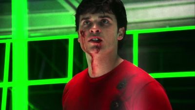 Come out here. - Smallville