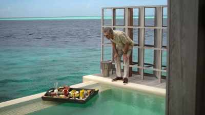 Come to papa! Come to papa! - The Reluctant Traveler with Eugene Levy