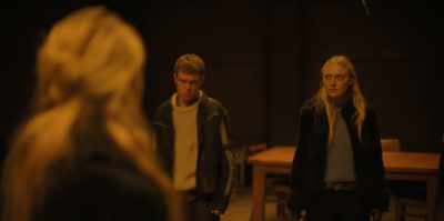 -Come sleep by us.
-[thumps] - The Watchers