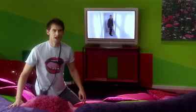 - Come with me.
-We're not allowed. - Doctor Who
