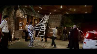 [comedian in Portuguese]
If Button walks under this ladder, - Brawn: The Impossible Formula 1 Story
