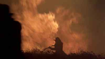 - Comin' through here!
- Comin' this way! - Days of Heaven