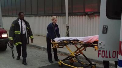- Coming down.
- Copy. All clear. - Chicago Fire
