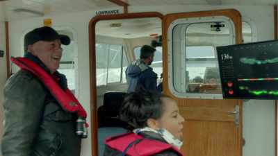 Coming up on the
starboard side is a rival tour. - The Loch