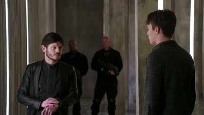 [ Comlink beeps ] - Marvel's Inhumans