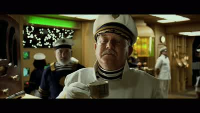 Commandant, un vaisseau en panne demande asile. - The Fifth Element