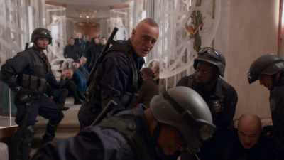 Commander, you can't. We
need those units downtrain. - Snowpiercer