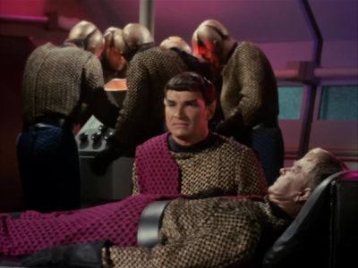 Commander, they stay within range. - Star Trek