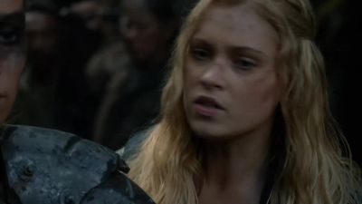 Commander, stop him. - The 100