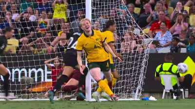 COMMENTATOR 1: Catley. She wandered
on her left, chips it in, Polkinghorne. - Matildas: The World at Our Feet